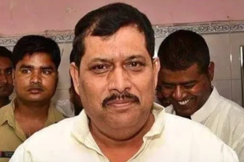 गोपागंज के भाजपा विधायक श्याम रजक द्वारा अपनी ही सरकार पर कड़ा और तीखा प्रहार