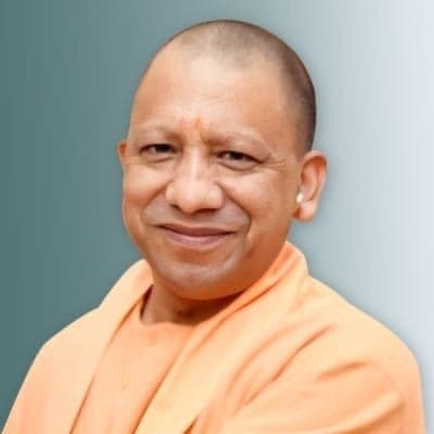सीएम योगी आदित्यनाथ ने गोरखनाथ मंदिर में लगाया जनता दरबार