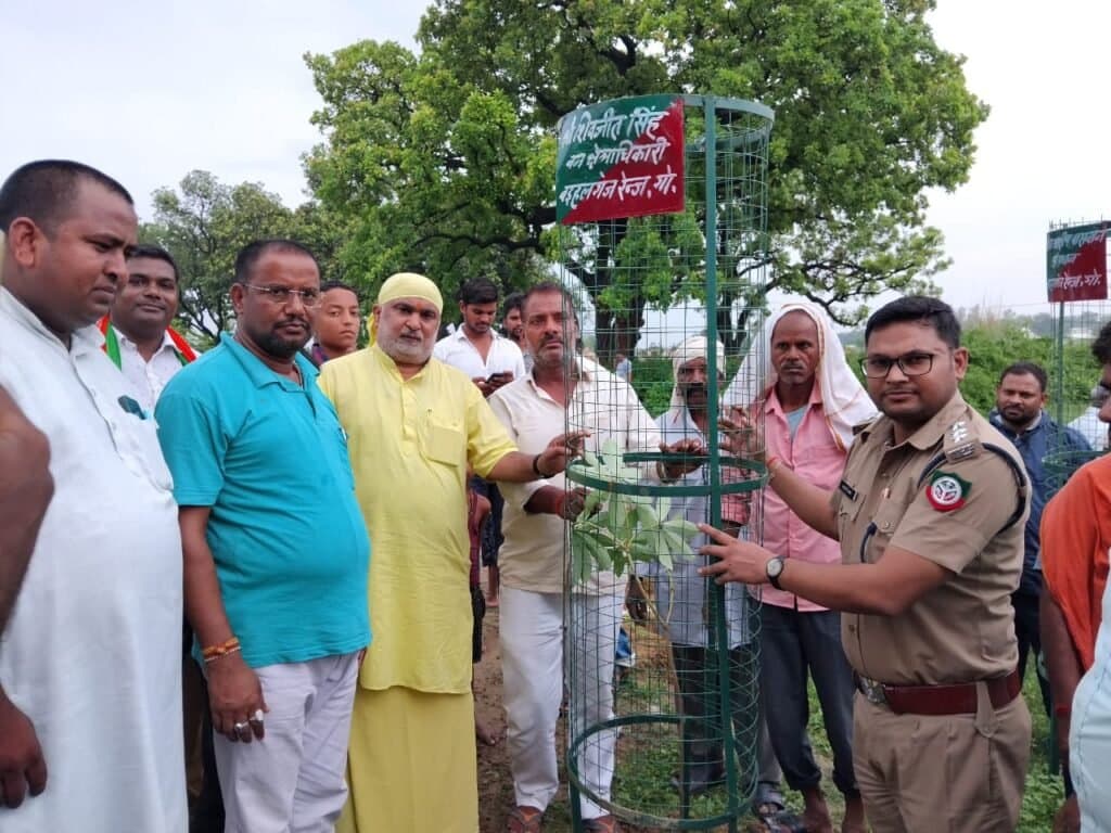 वन महोत्सव के पांचवें दिन सम्मय माता मंदिर परिसर में पौधारोपण कार्यक्रम का हुआ आयोजन