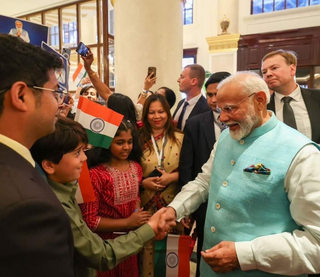 प्रधानमंत्री नरेंद्र मोदी मास्को में…