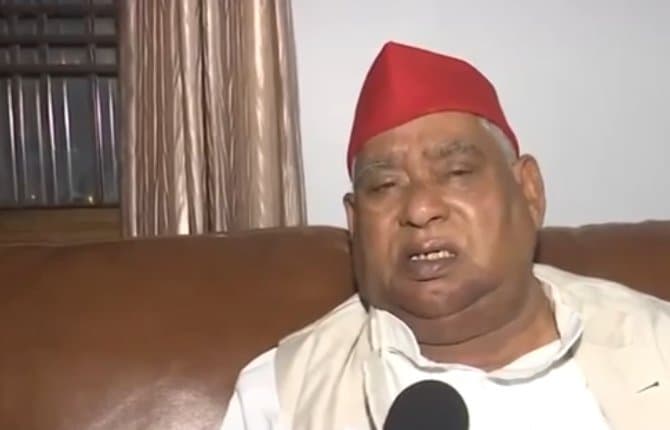 अयोध्या सामूहिक दुष्कर्म मामले में सांसद अवधेश प्रसाद का बयान आया.