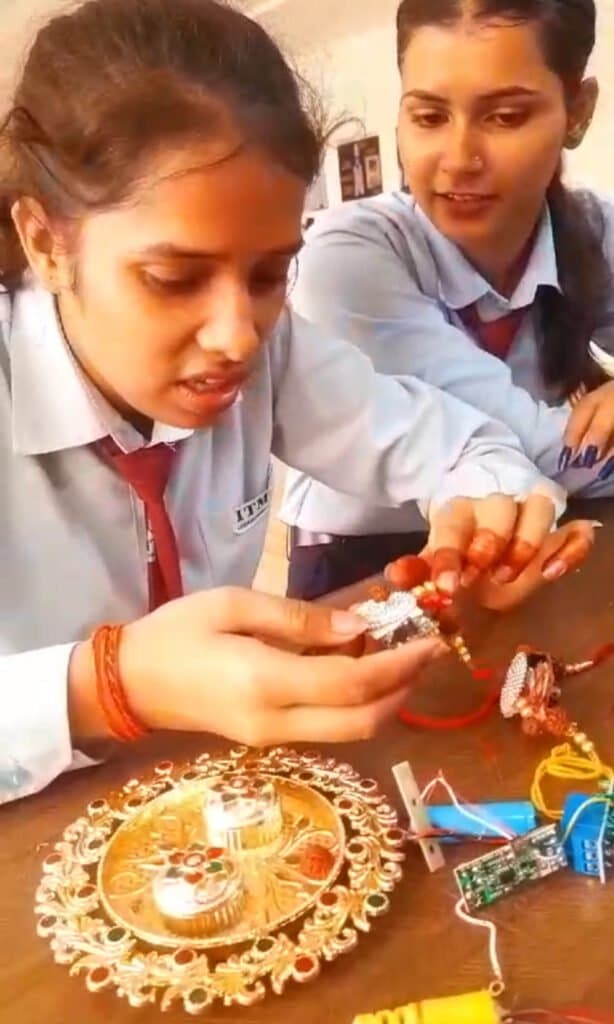 स्‍पेशल राखी ‘रुद्राक्ष’, ITM GIDA की चार छात्राओं का रक्षाबंधन पर भाइयों को अनोखा तोहफा