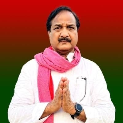 गोरखपुर- सपा सांसद के खिलाफ गैर जमानती वारंट जारी
