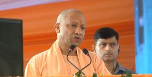 बिना चिंता कराइए उपचार, हॉस्पिटल का पैसा देगी सरकार : सीएम योगी