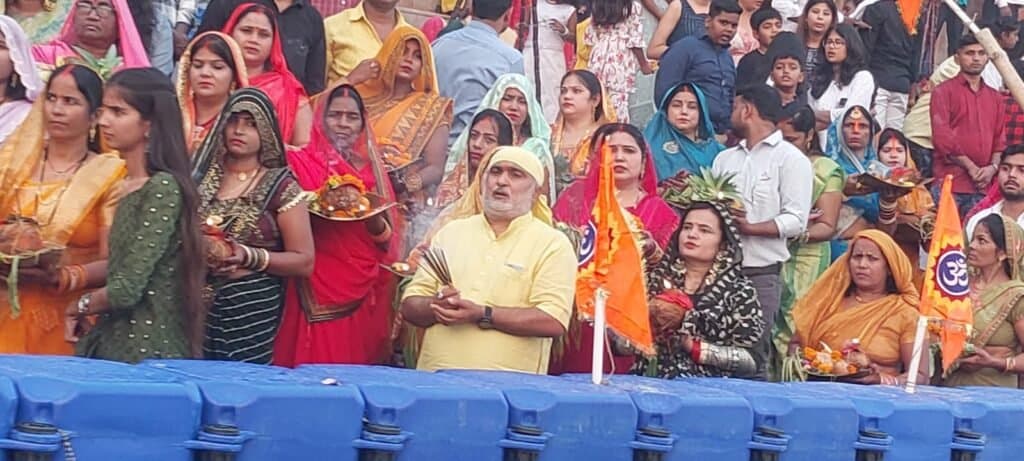 छठ पर्व का चौथा दिन, भक्तों ने उगते सूर्य को अर्घ्य देकर मांगी सुख-समृद्धि की कामना