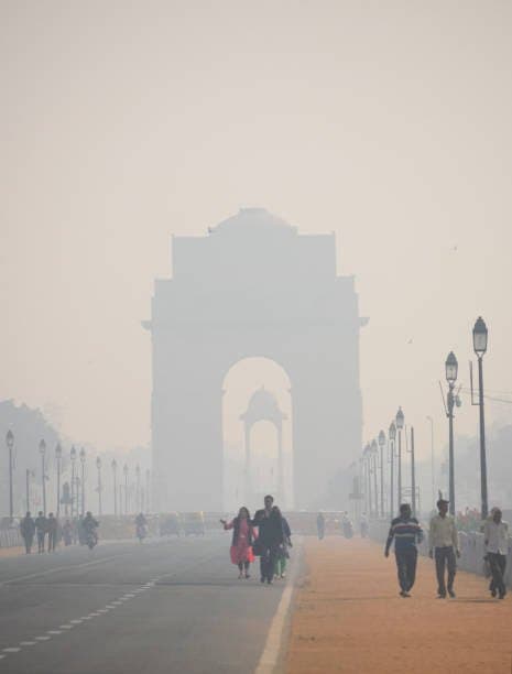 वायु प्रदूषण: दिल्ली में सभी स्कूल बंद, दमघोंटू हालात पर सरकार का फैसला