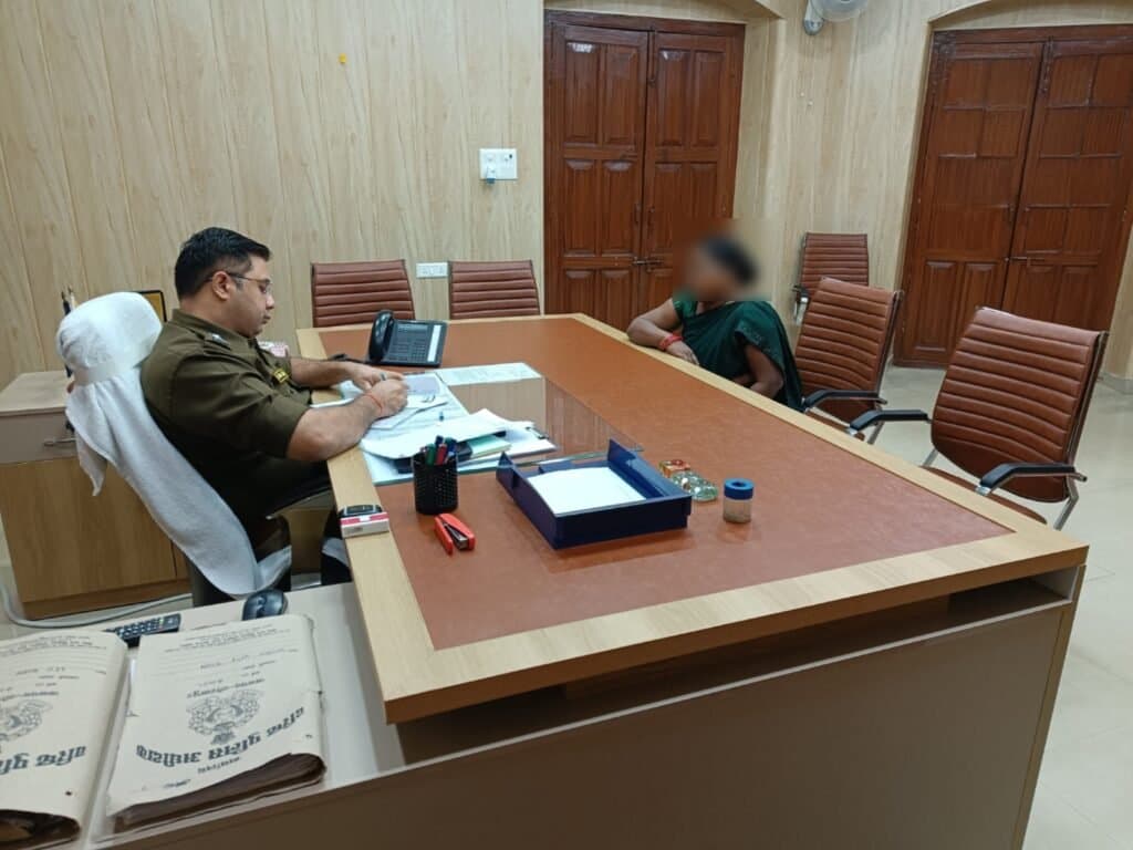 वरिष्ठ पुलिस अधीक्षक ने फरियादियों की समस्याएं सुनी, त्वरित निस्तारण के दिए निर्देश