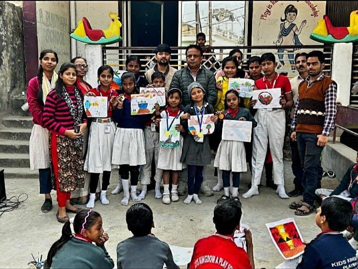 किड्स किंगडम प्ले वे स्कूल में चित्रकला प्रतियोगिता का हुआ आयोजन