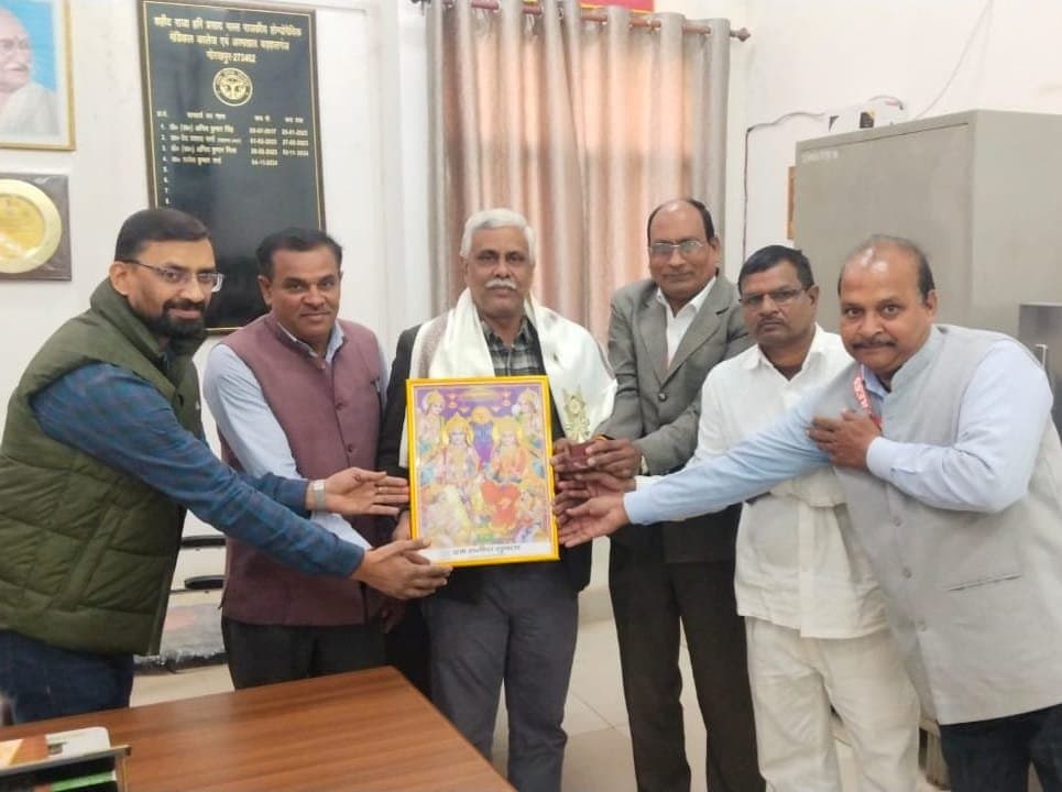 नवागत प्राचार्य को पत्रकार समन्वय समिति ने स्वागत में किया सम्मानित
