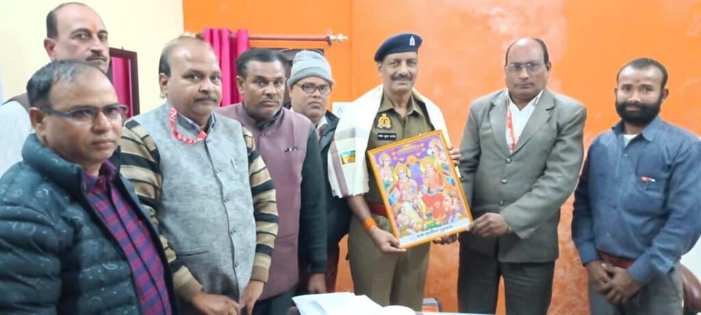 भारतीय राष्ट्रीय पत्रकार समन्वय समिति ने नवागत सीओ को किया सम्मानित