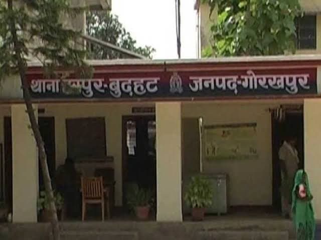 मारपीट कर बाइक क्षतिग्रस्त करने के मामले में तीन पर केस दर्ज