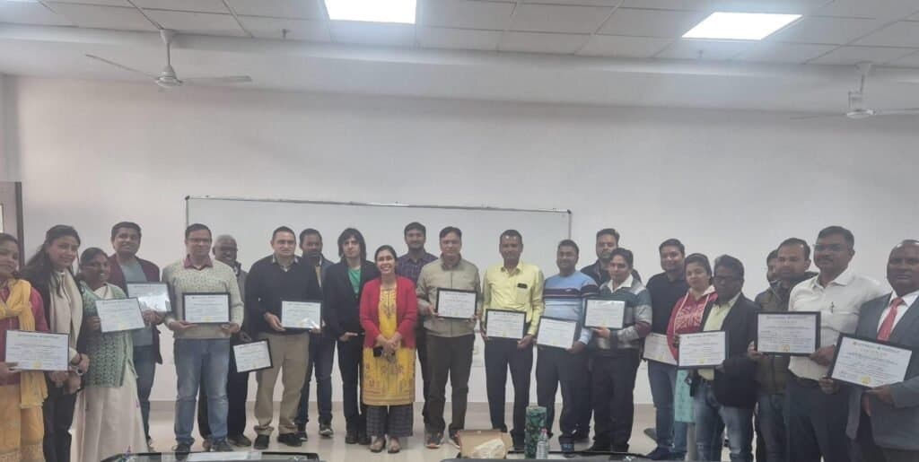 आईटीएम के दो सहायक प्राध्यापको ने पूरा किया आर्टिफिशियल इंटेलिजेंस और मशीन लर्निंग पर आधारित क्यूआईपी-पीजी प्रमाणपत्र कार्यक्रम