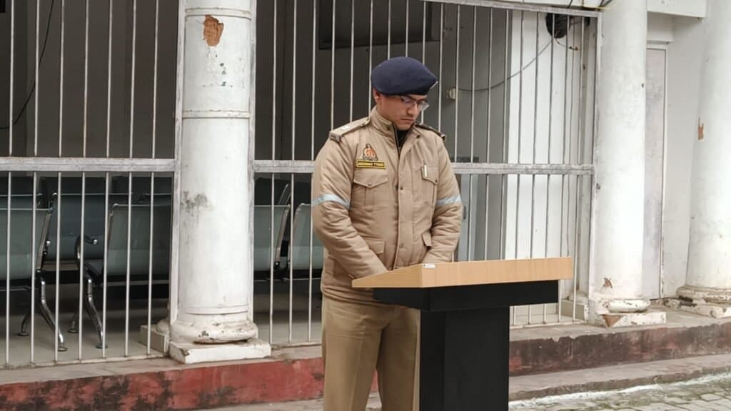 गांधी सहित वीर शहीदों को पुलिस ऑफ़िस पर दो मिनट मौन रह कर किया गया याद