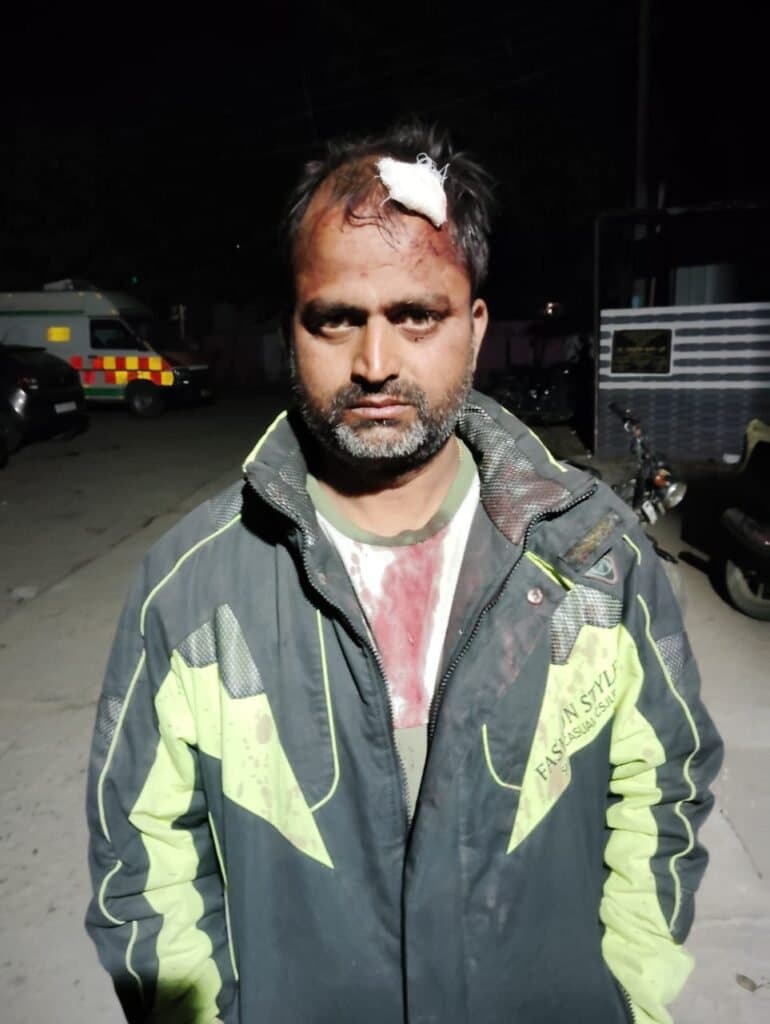 जीरो पॉइंट कालेसर में अवैध गांजा विक्रेताओं ने दो युवकों को पीटा, गंभीर रूप से घायल, केस दर्ज
