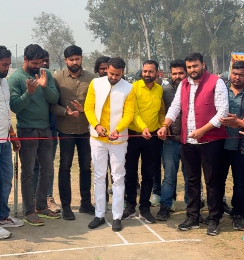 क्रिकेट प्रतियोगिता का भाजपा मंडल मंत्री परमेश्वर ने फीता काटकर किया उद्घाटन