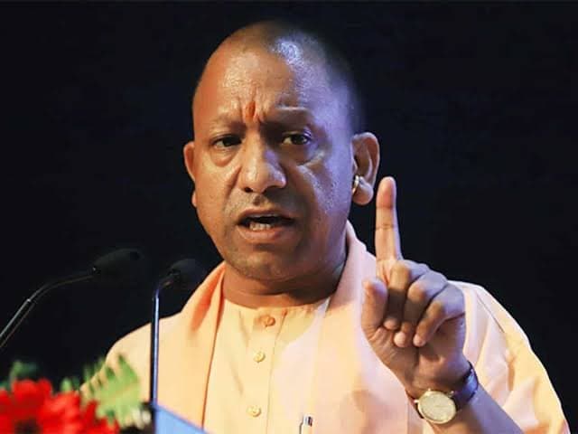 मुख्यमंत्री ने दिये दिशा निर्देश, सड़क किनारे ट्रक, ट्रॉली खड़ी करने पर दर्ज होगी FIR