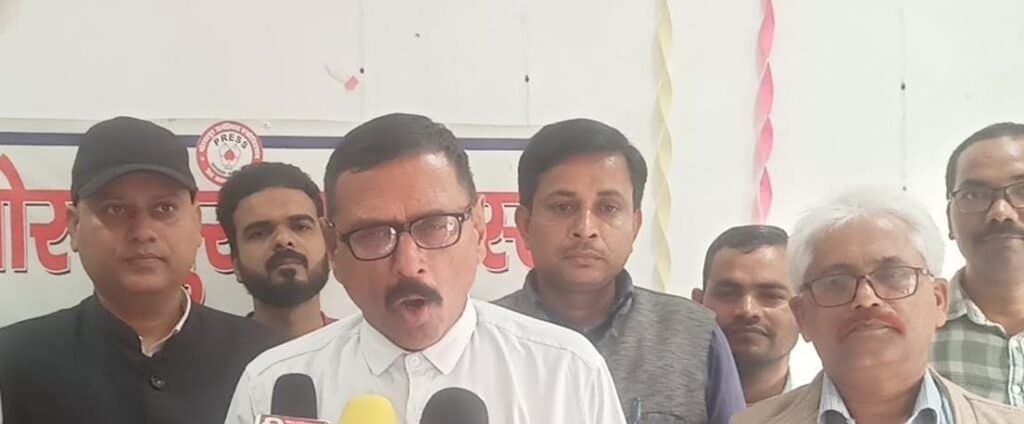 स्व. राघवेंद्र वाजपेई के हत्यारों को कम से कम फांसी की सजा मिले : रत्नाकर सिंह