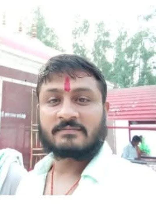 पूर्व बीडीसी सदस्य का सुसाइडः घर के सामने पेड़ से लटका मिला शव