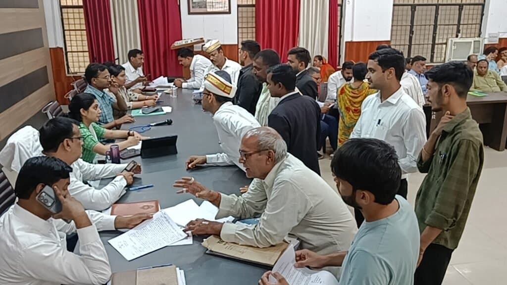 फरियादियों की समस्या का किया जाए समयबद्ध निस्तारण: ज्वाइंट मजिस्ट्रेट solution of problems