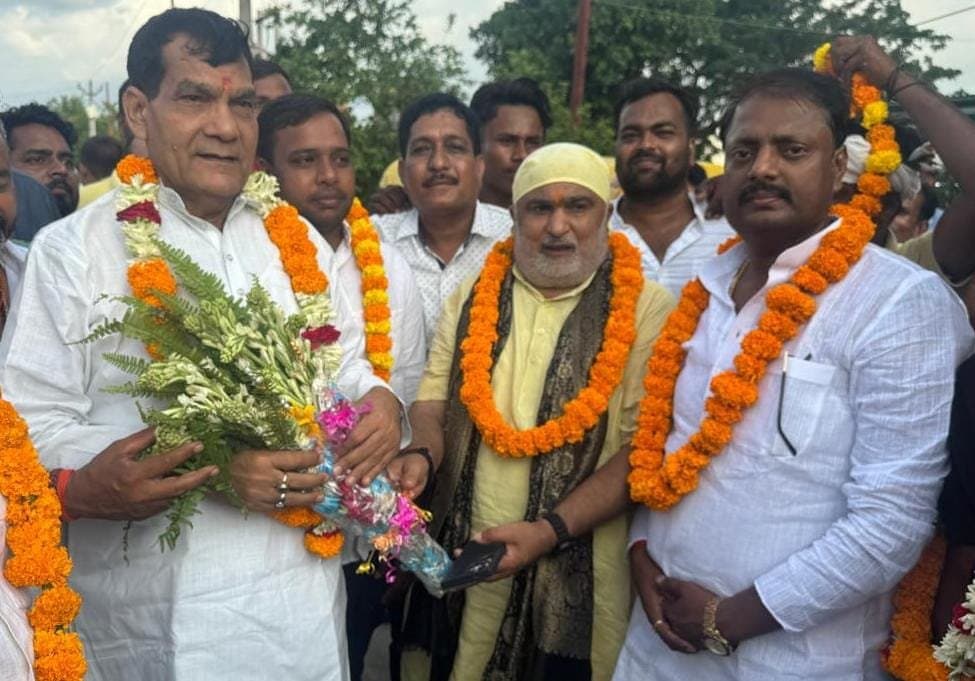 चिल्लूपार के विकास में मील का पत्थर साबित होगा ऊर्जा मंत्री की सौगात: नन्हे दूबे