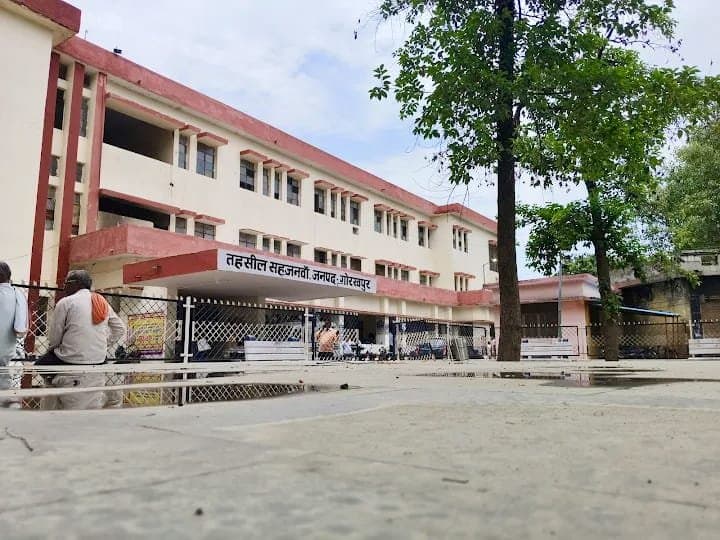 पीड़ित 11 वर्ष से लगा रहा तहसील का चक्कर, आरोप: राजस्व विभाग ने लगा दिया फर्जी रिपोर्ट