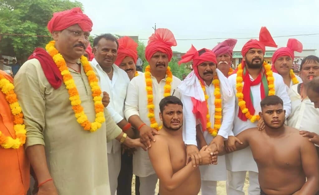 पहलवान अभिषेक यादव बने बड़हलगंज केसरी