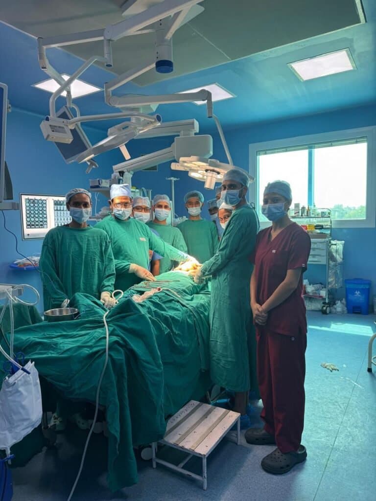 एम्स गोरखपुर में किडनी के कैंसर के मरीज की हुई सफल सर्जरी
