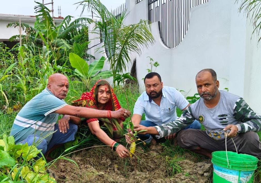मां के नाम पेड़ लगा बनाएं अविस्मरणीय स्मृति : मिंटू सिंह
