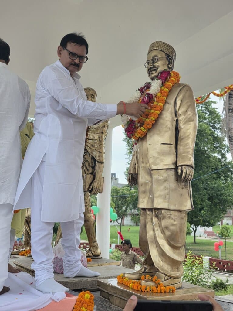 अपने कृतित्व के बल पर पण्डित जी ने बनाई अपनी अलग पहचान : प्रो. अनंत मिश्र