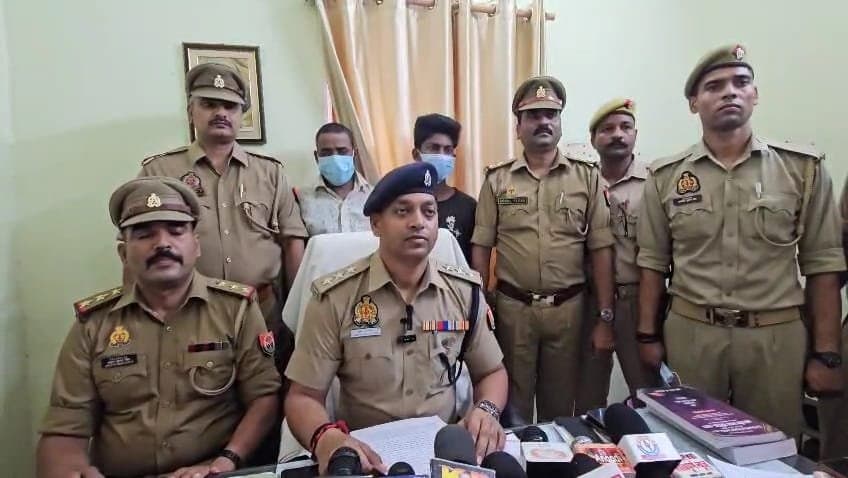 यात्रियों का मोबाइल लूटने वाले गिरोह के दो सदस्यों को जीआरपी पुलिस ने किया गिरफ्तार