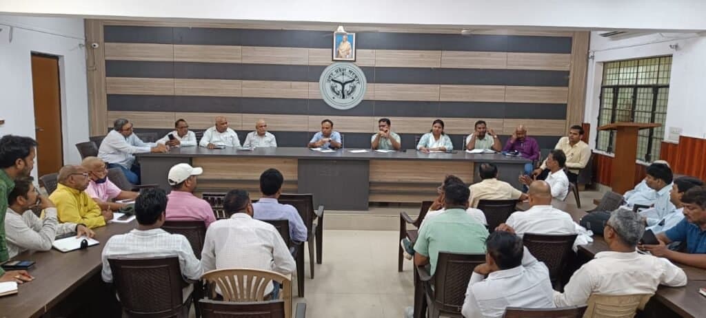 एसडीएम सदर ने सड़क चौड़ीकरण व रजिस्ट्री कार्यों की प्रगति की समीक्षा