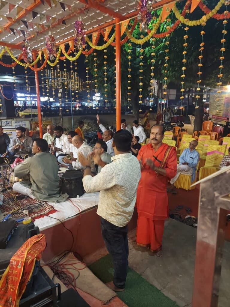भक्ति और उल्लास से सराबोर हुआ श्री बालाजी मंदिर परिसर नौ दिवसीय अखंड कीर्तन के समापन पर भजन और शहनाई वादन ने बांधा समां
