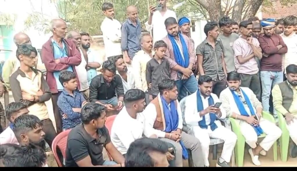 खजनी के पलहईपार बाबू में विवाद के बाद तनाव, दोनों पक्षों से मुकदमे दर्ज, पुलिस बल तैनात