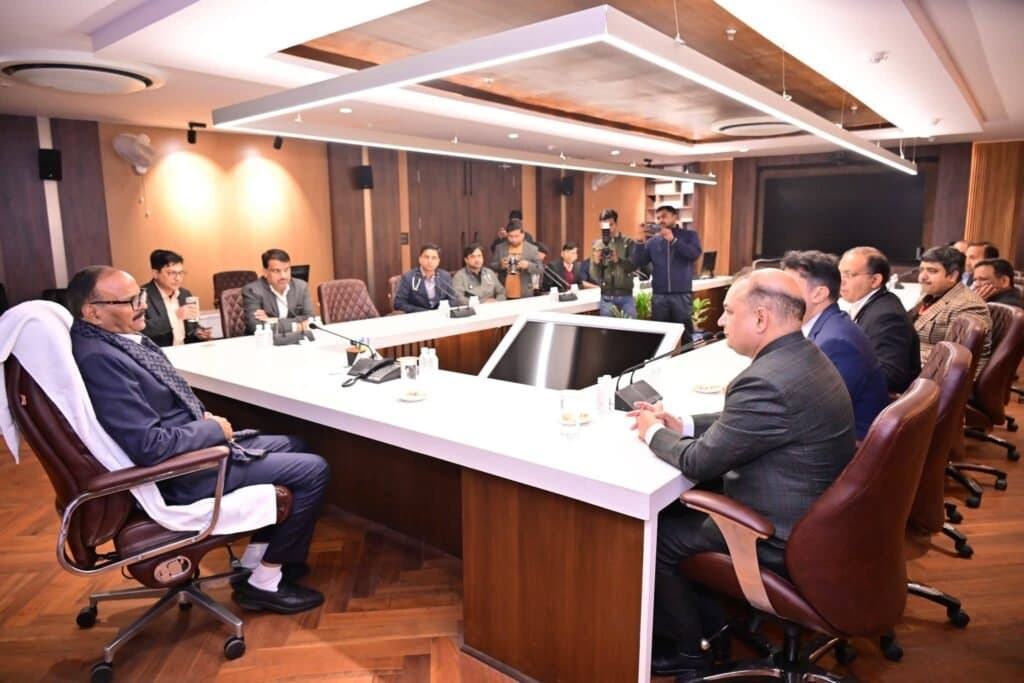 डिप्टी सीएम ब्रजेश पाठक की अध्यक्षता में डॉ० राम मनोहर लोहिया आयुर्विज्ञान संस्थान, लखनऊ में जनस्वास्थ्य को लेकर अहम बैठक आयोजित