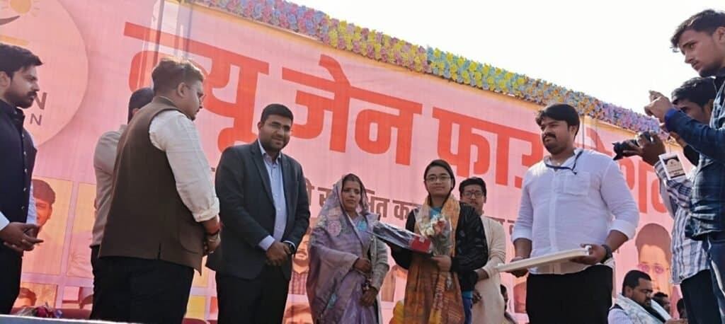 पैरामेडिकल अवार्ड से सम्मानित हुई आराध्या मिश्रा