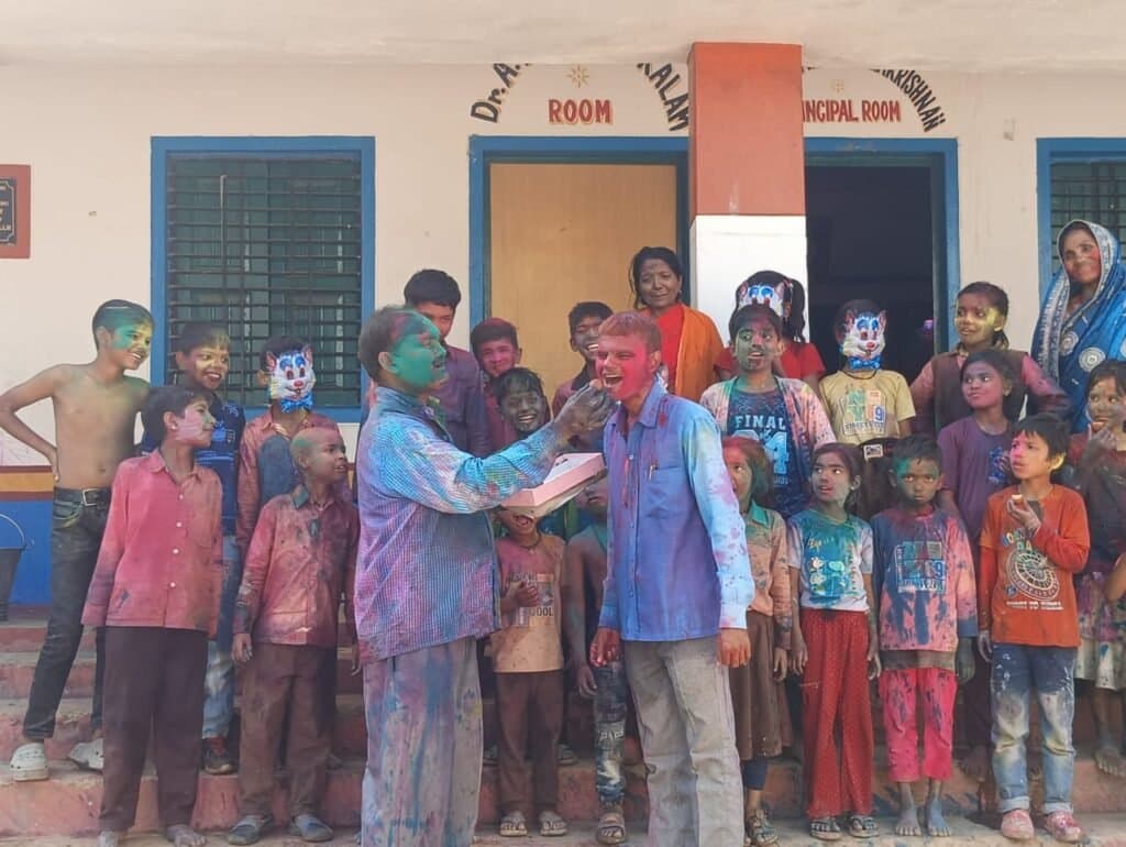 प्रेम व सौहार्द का त्योहार होली बड़े धूमधाम से मनाया गया