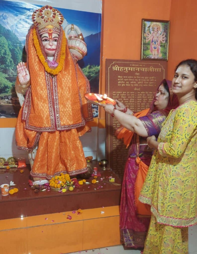 भक्ति रस में डूबा बालाजी का दरबार