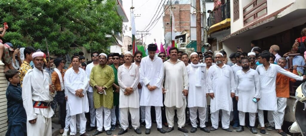पूरी शानो शौकत से निकला मियां साहब का दसवीं मोहर्रम का शाही जुलूस.