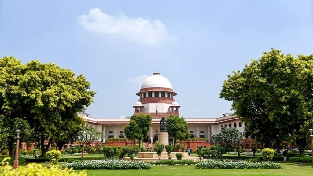 महिलाओं को पीरियड लीव मिलनी चाहिए या नहीं…? याचिका पर SC ने केंद्र को दिए ये अहम निर्देश