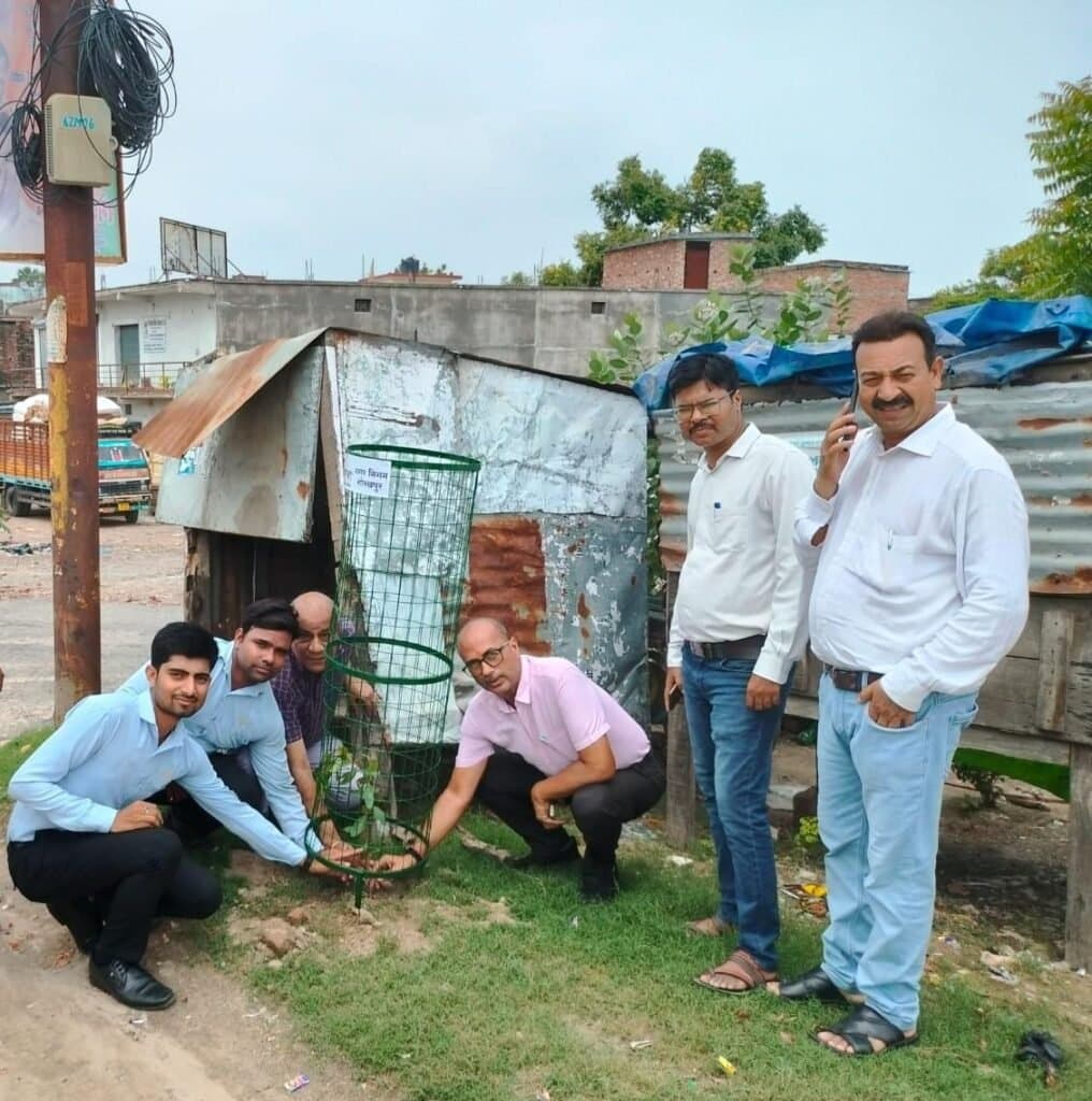 Aमहानगर को हरा-भरा एवं प्रदूषण मुक्त बनाए जाने के लिए नगर निगम गोरखपुर हमेशा संकल्पित रहा है।
