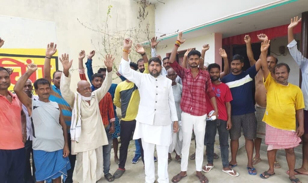 आज ओबीसी पार्टी के राष्ट्रीय अध्यक्ष चौरी चौरा विधानसभा के अंतर्गत ब्रह्मपुर ब्लॉक की राजधानी गांव