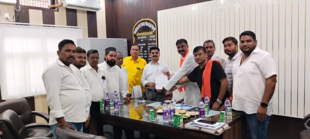 सभासदों के गुटबाजी के चक्कर में नपेंगे ईओ व चेयरमैन