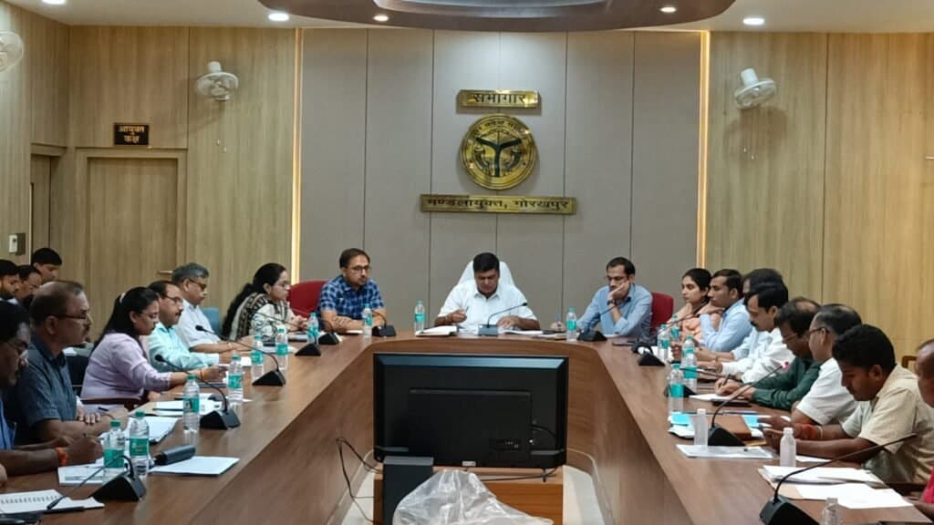 विकास कार्यों में ना आए कोई अड़चन_ मंडलायुक्त