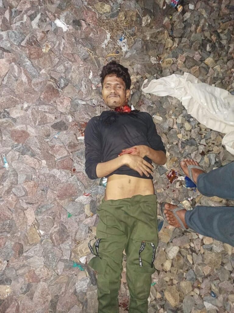 20 वर्षी युवक की रेलवे लाइन के किनारे मिली लाश