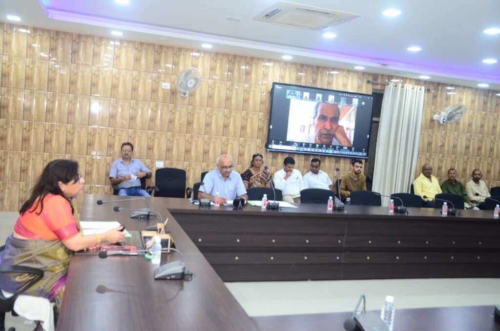 एकबार फिर छात्राओं ने मारी बाजी, 55 विश्वविद्यालय स्वर्ण पदक विजेताओं में 47 छात्राएं