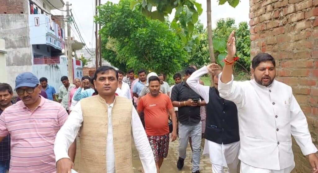 गोरखपुर महानगर के राजेंद्र नगर पश्चिम में ओबीसी पार्टी ने नागरिकों के साथ किया प्रदर्शन