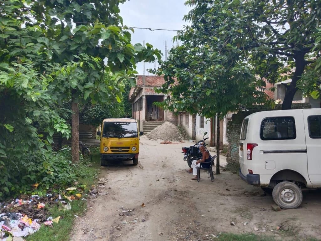डीएम एक नजर सलेमगढ़ नया पंचायत के तरफ भी