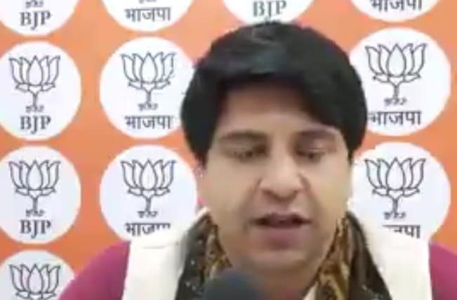 अखिलेश यादव और समाजवादी पार्टी चुनाव में PDA करती है. प्रवक्ता शहजाद पूनावाला
