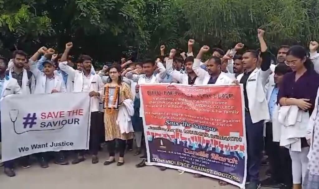 कोलकाता की आंच गोरखपुर तक