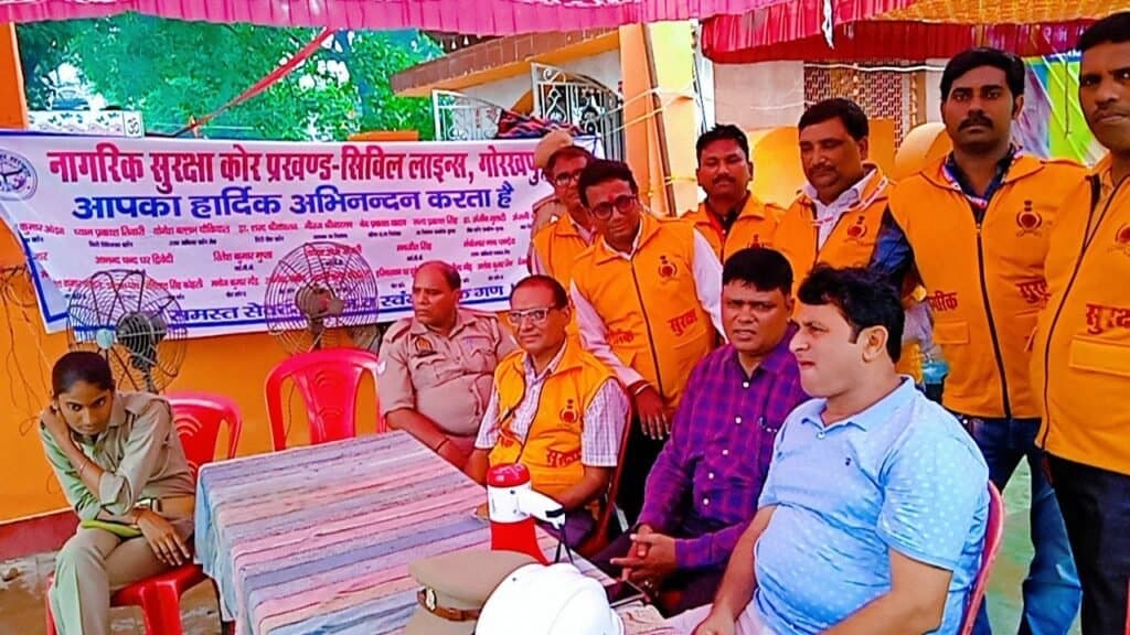 नागरिक सुरक्षा कोर सिविल लाइंस के वार्डनो ने की शिव भक्तों की सेवा